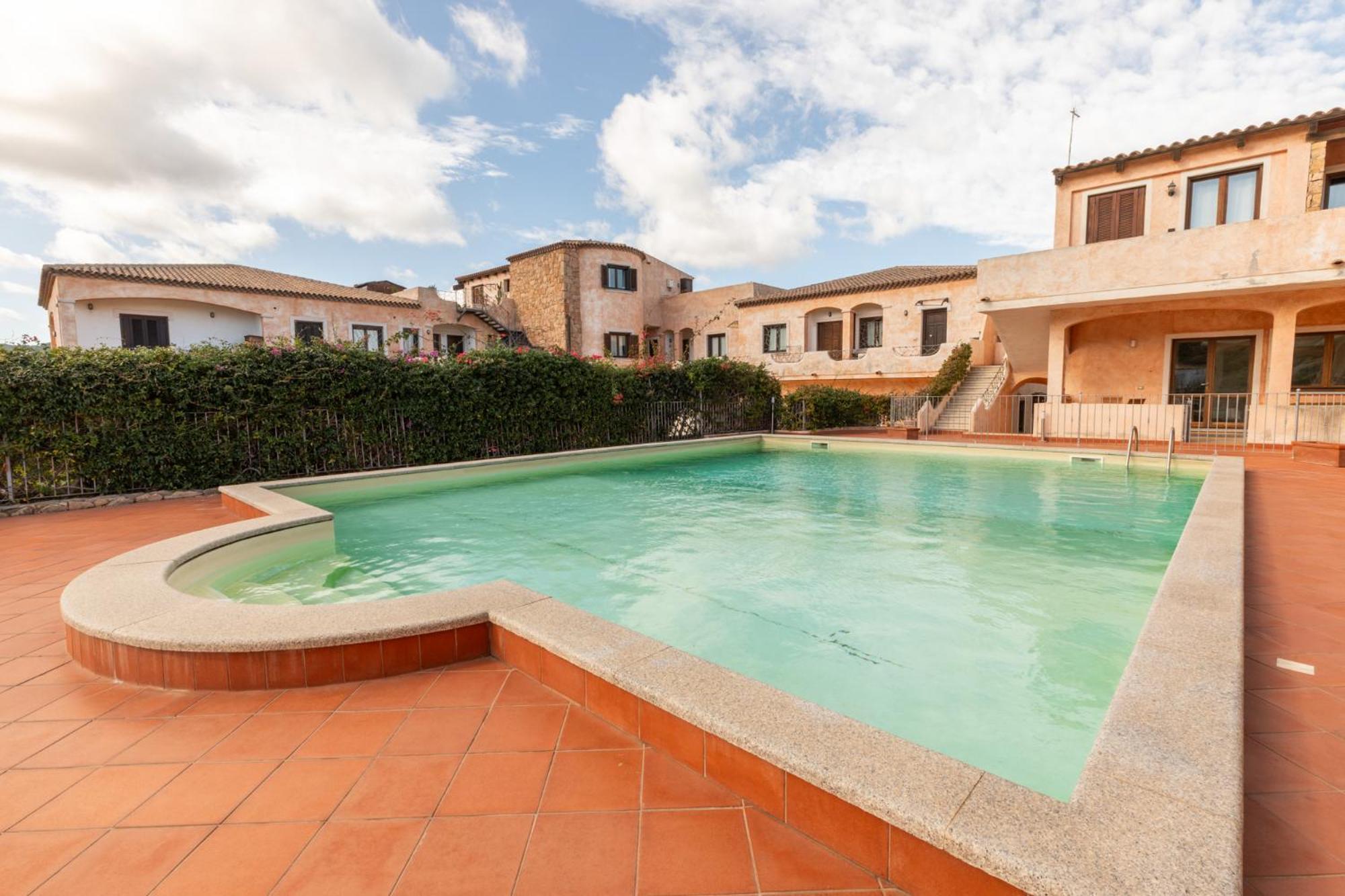 Nuovi Appartamenti Tri E Bilocali In Residence Con Piscina A Porto Cervo 800Mt Mare Liscia di Vacca Bagian luar foto